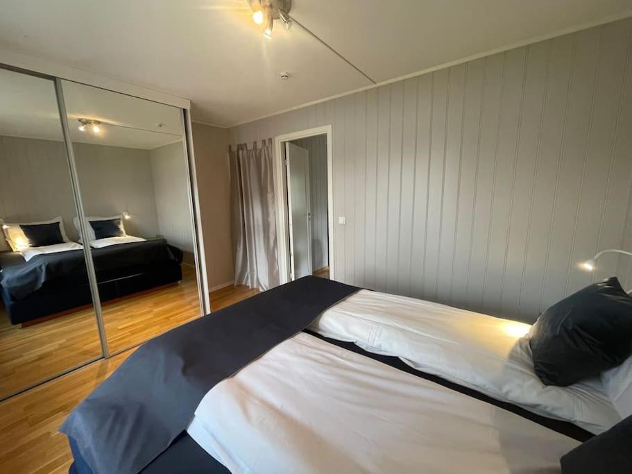 Skjomtind - Modern Apartment With Free Parking Narvik Bagian luar foto