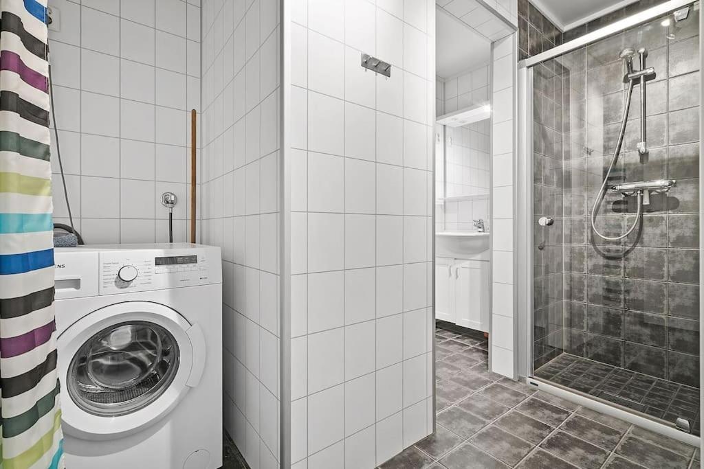 Skjomtind - Modern Apartment With Free Parking Narvik Bagian luar foto