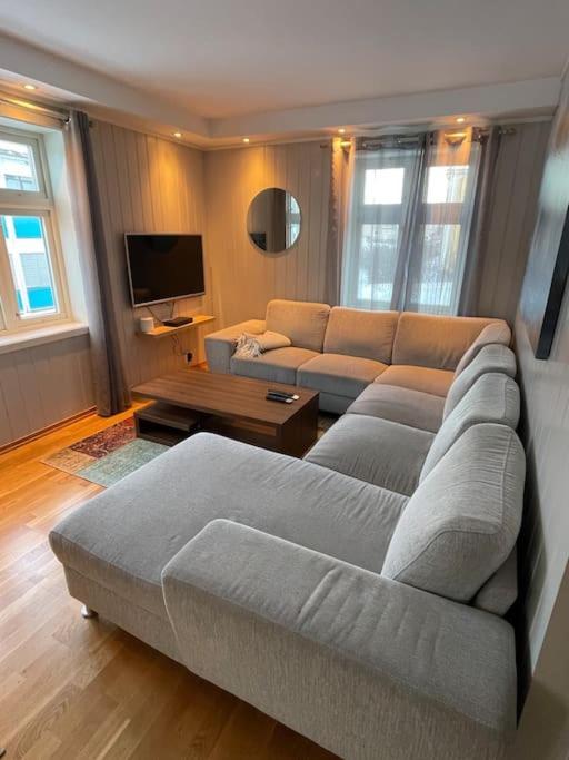 Skjomtind - Modern Apartment With Free Parking Narvik Bagian luar foto